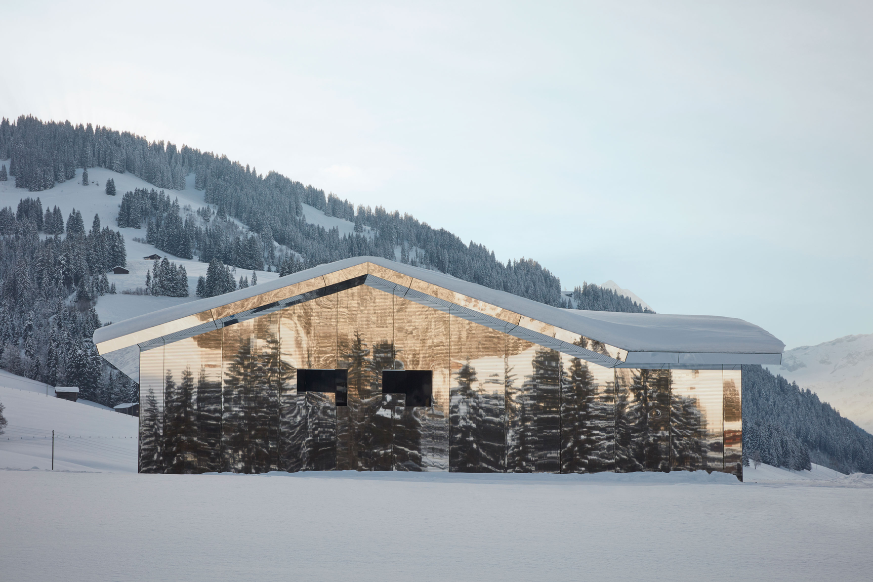 Doug Aitken, Mirage Gstaad, 2019. Elevation 1049: Frequencies, Gstaad, Switzerland. Courtoisie de l'artiste Torvioll Jashari et de la Luma Foundation.