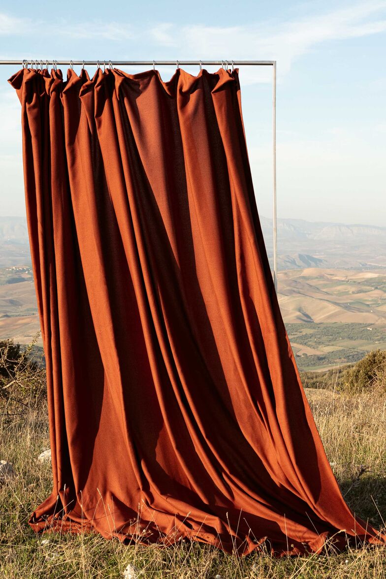 BENU RUSTICO FR, tissu de rideau opaque en PET recyclé, Fischbacher 1819.