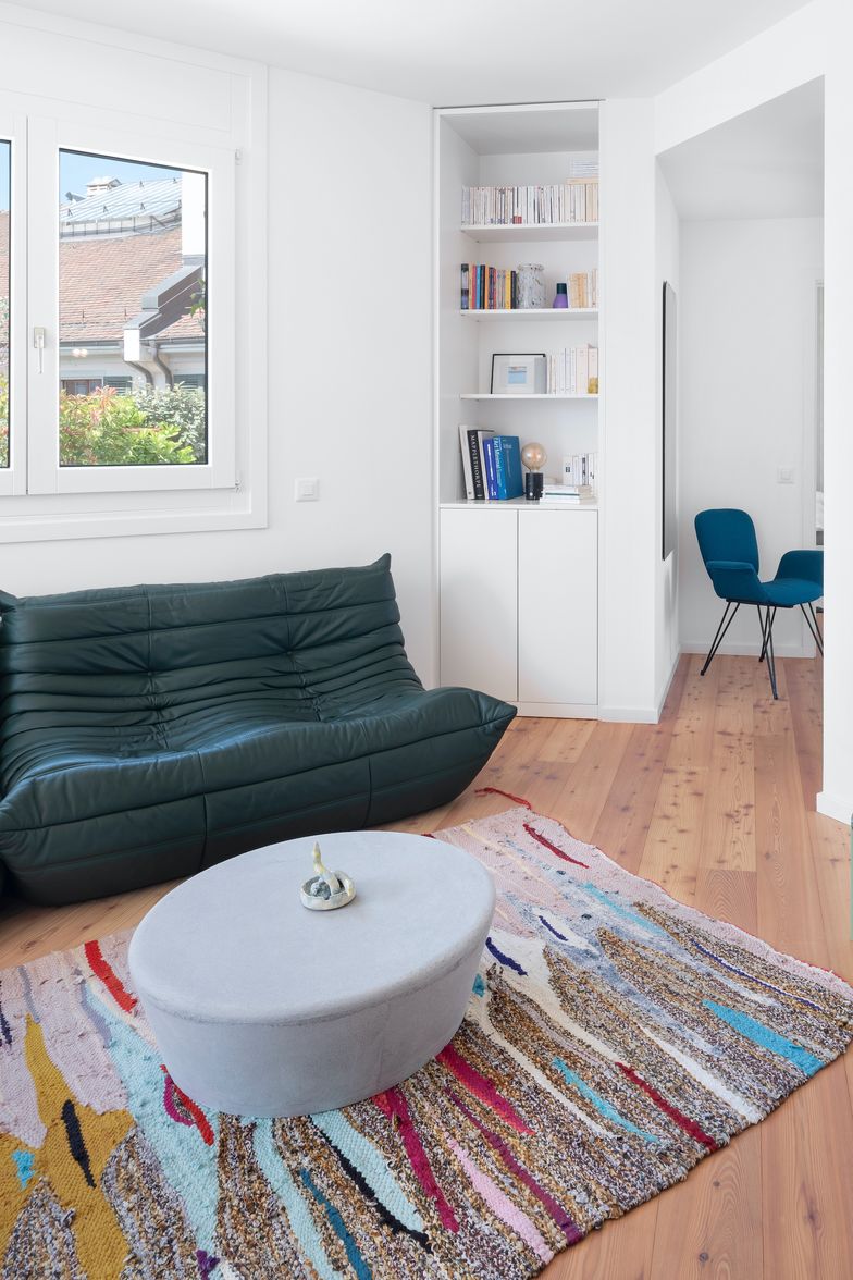 TOGO en cuir vert sapin dans un appartement privé à Genève aménagé par l’architecte d’intérieur Juliette Roduit. © Julien Gremaud