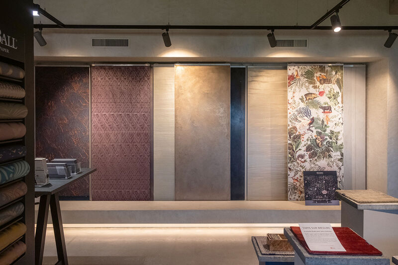Outre la marque Farrow & Ball, Nuance propose une centaine de collections de papiers peints.